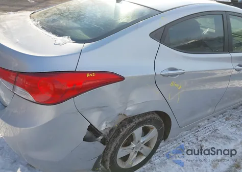 2013 Hyundai Elantra Gls/Limited z USA, uszkodzony, nr VIN 5NPDH4AE4DH168003